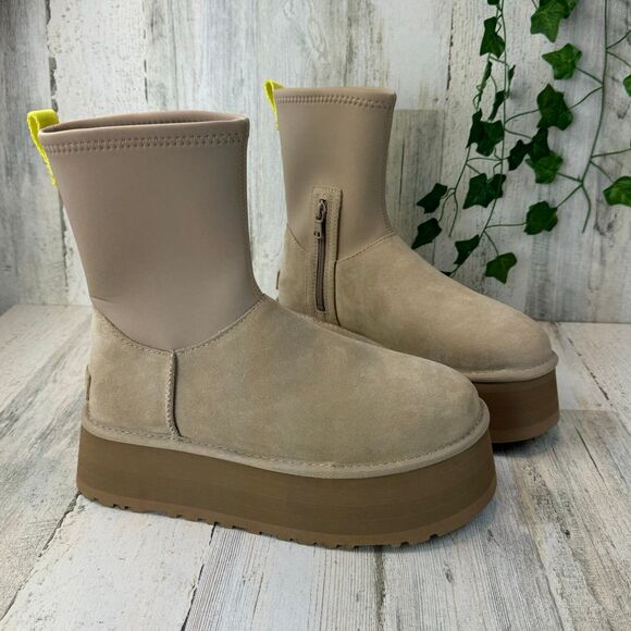 UGG SAND SUEDE CLASSIC DIPPER PLATFORM ANKLE BOOTS, WOMEN US